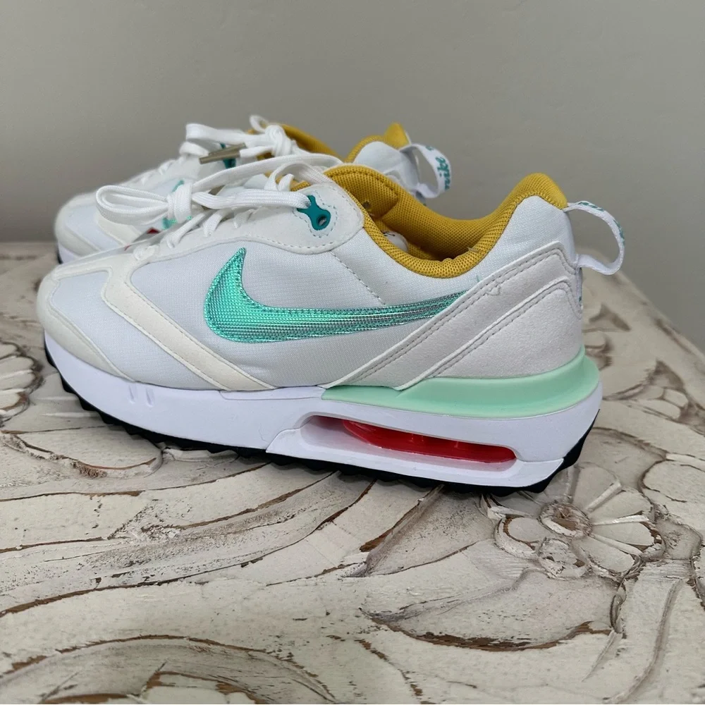 Nike Womens Air Max Dawn - Picture 5 of 7